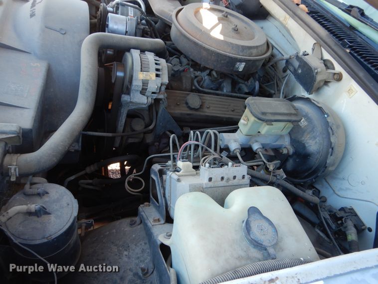 image for item HS9449 1994 GMC Suburban 1500  SUV