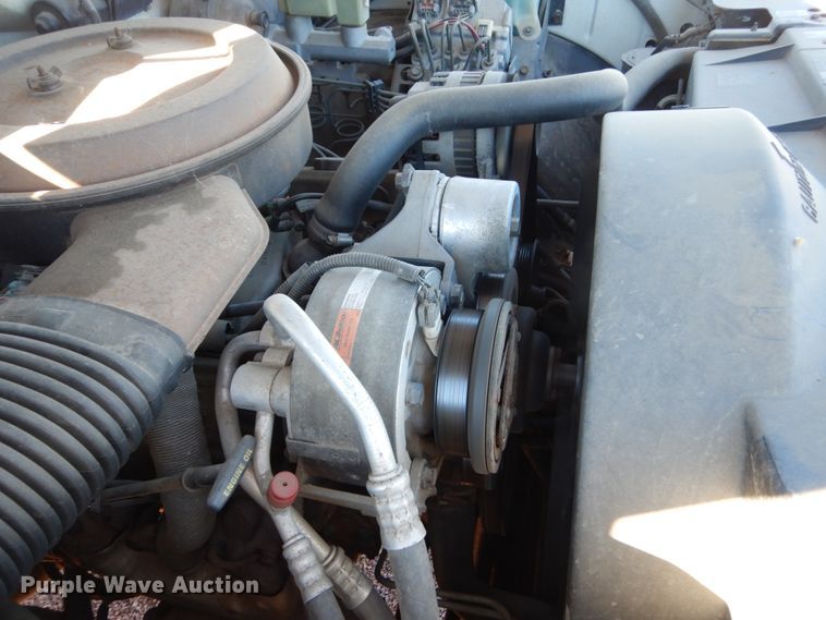 image for item HS9449 1994 GMC Suburban 1500  SUV