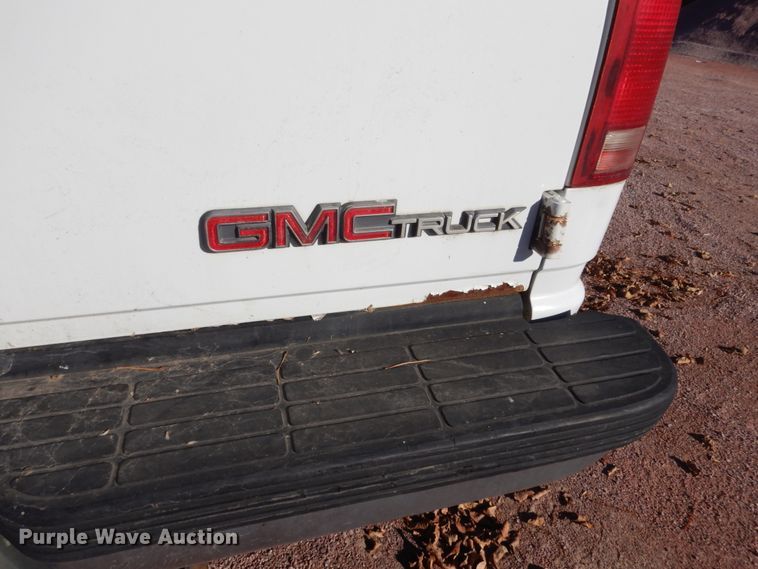 image for item HS9449 1994 GMC Suburban 1500  SUV