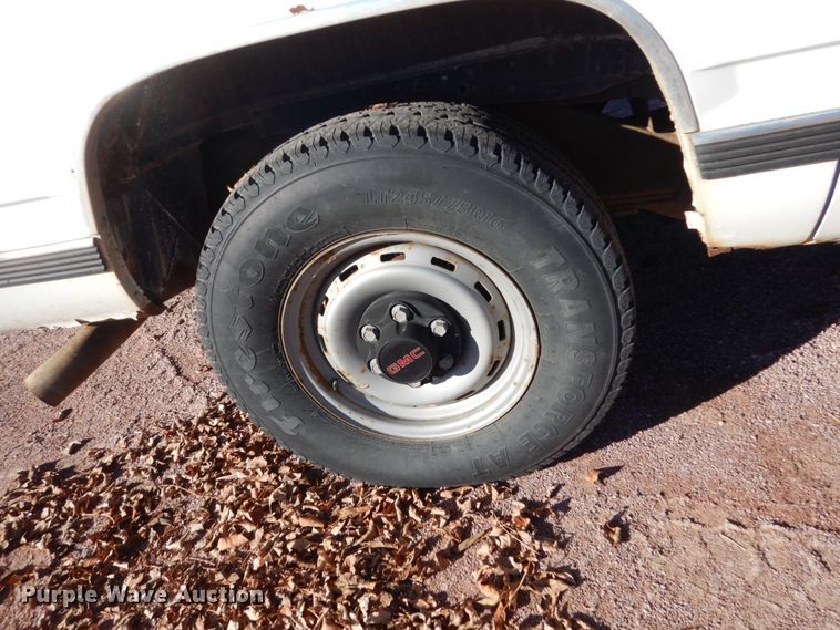 image for item HS9449 1994 GMC Suburban 1500  SUV