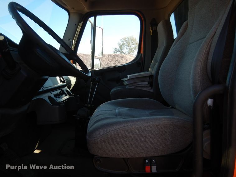 image for item HS9451 2008 Freightliner Business Class M2  dump truck