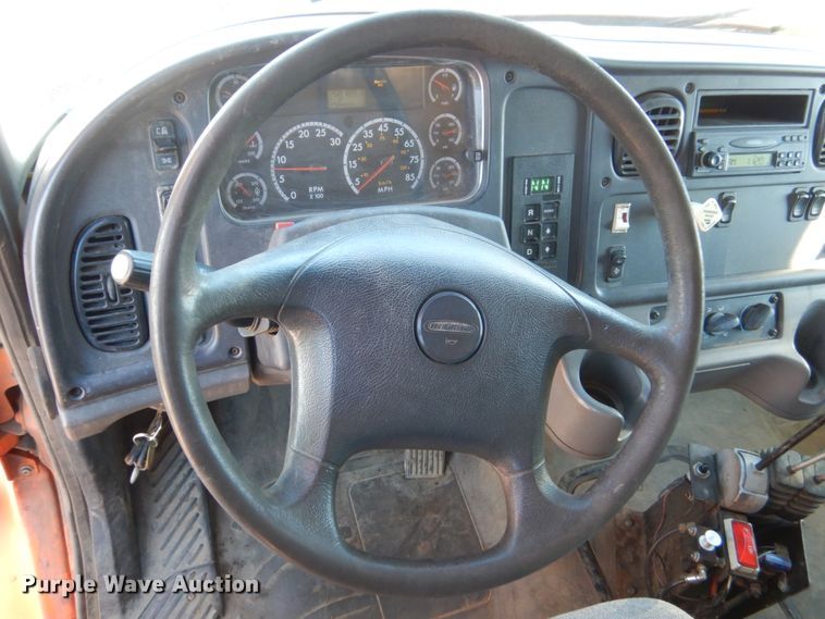 image for item HS9451 2008 Freightliner Business Class M2  dump truck