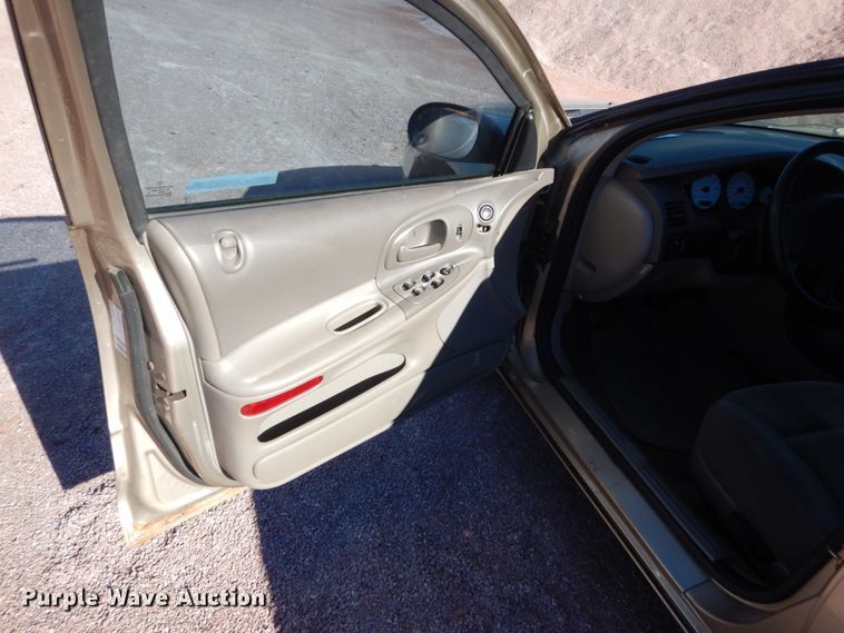 image for item HS9453 2004 Dodge Intrepid