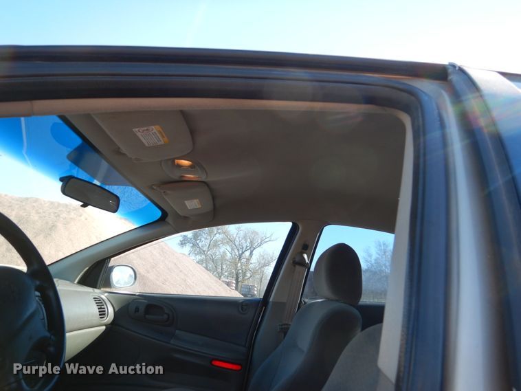 image for item HS9453 2004 Dodge Intrepid