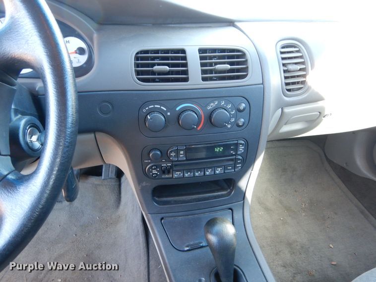 image for item HS9453 2004 Dodge Intrepid