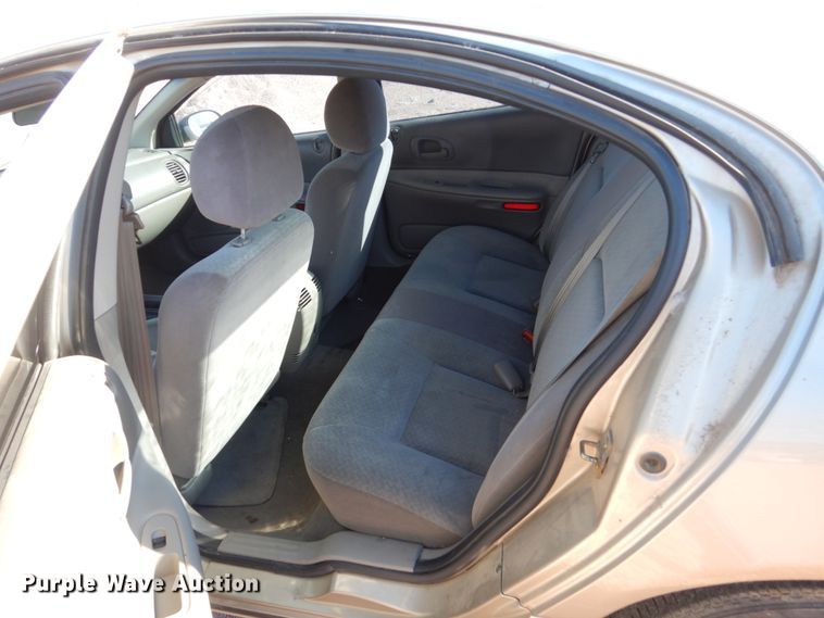 image for item HS9453 2004 Dodge Intrepid