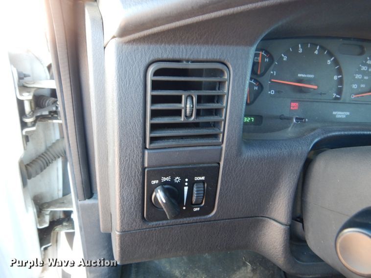 image for item HS9454 2002 Dodge Durango  SUV