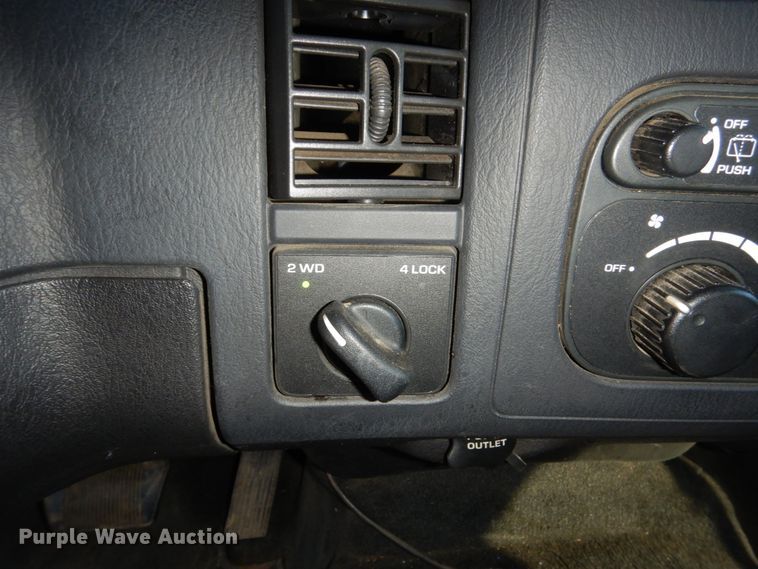 image for item HS9454 2002 Dodge Durango  SUV