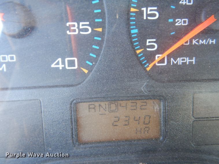 image for item HS9457 2003 International 7400  tank truck