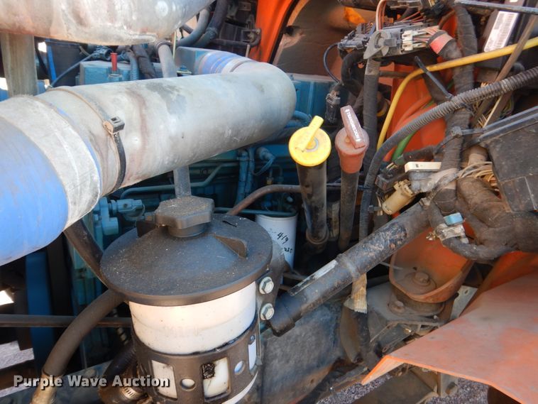 image for item HS9457 2003 International 7400  tank truck