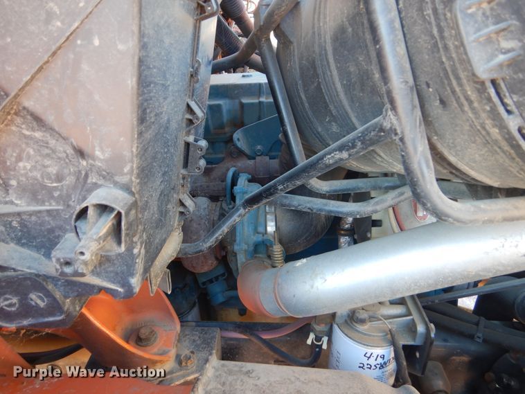 image for item HS9457 2003 International 7400  tank truck