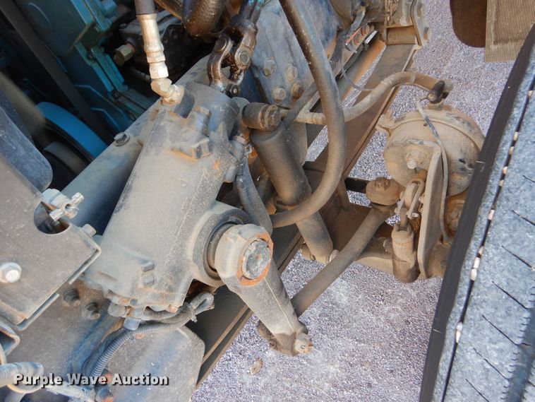 image for item HS9457 2003 International 7400  tank truck