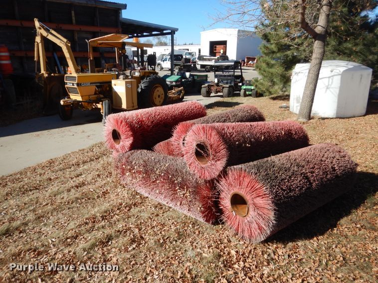 image for item HS9464 (9) 66"W brooms