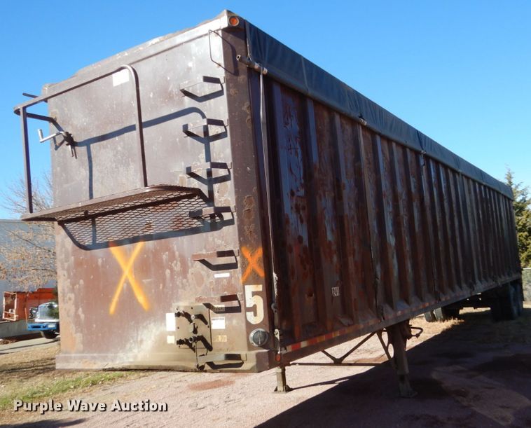 image for item HS9465 2003 CPS walking floor trailer