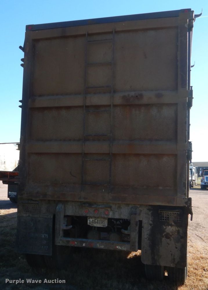 image for item HS9465 2003 CPS walking floor trailer