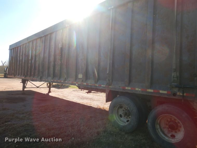 image for item HS9465 2003 CPS walking floor trailer