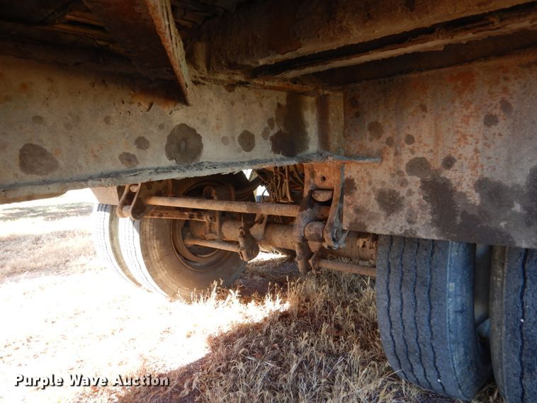 image for item HS9465 2003 CPS walking floor trailer