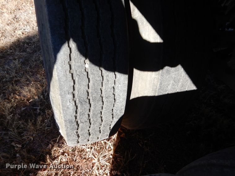 image for item HS9465 2003 CPS walking floor trailer