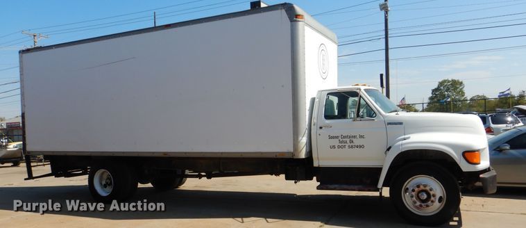 image for item AE9702 1998 Ford F700  box truck