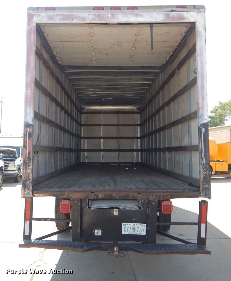 image for item AE9702 1998 Ford F700  box truck