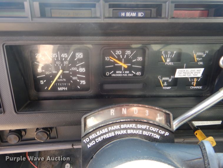 image for item AE9702 1998 Ford F700  box truck