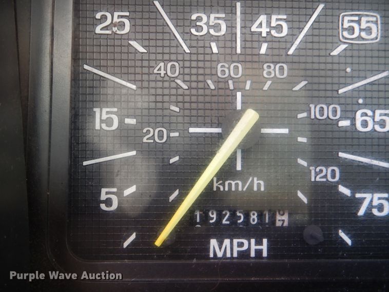 image for item AE9702 1998 Ford F700  box truck