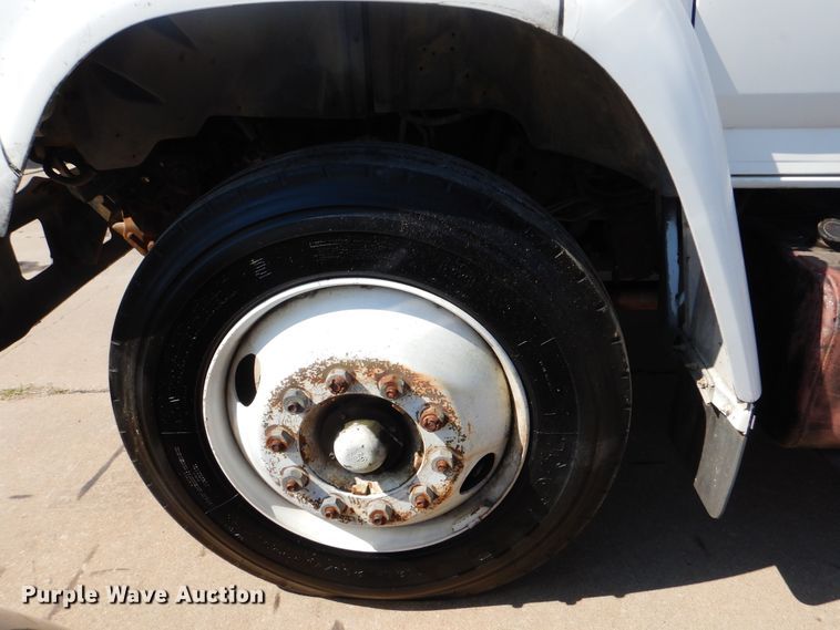 image for item AE9702 1998 Ford F700  box truck