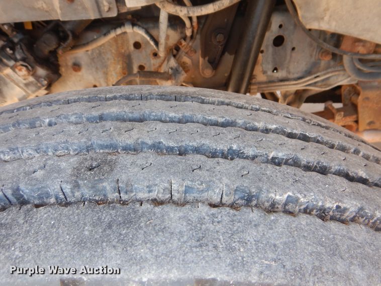 image for item AE9702 1998 Ford F700  box truck