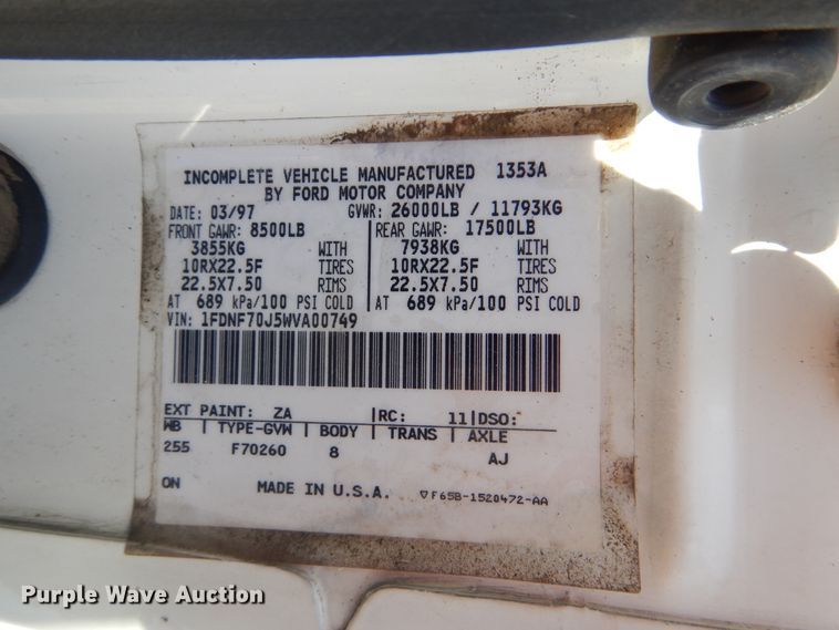 image for item AE9702 1998 Ford F700  box truck