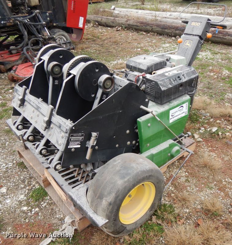 image for item DF6696 2007 John Deere 800 aerator