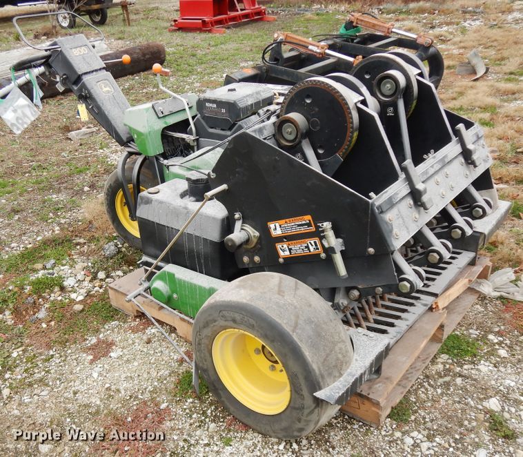 image for item DF6696 2007 John Deere 800 aerator