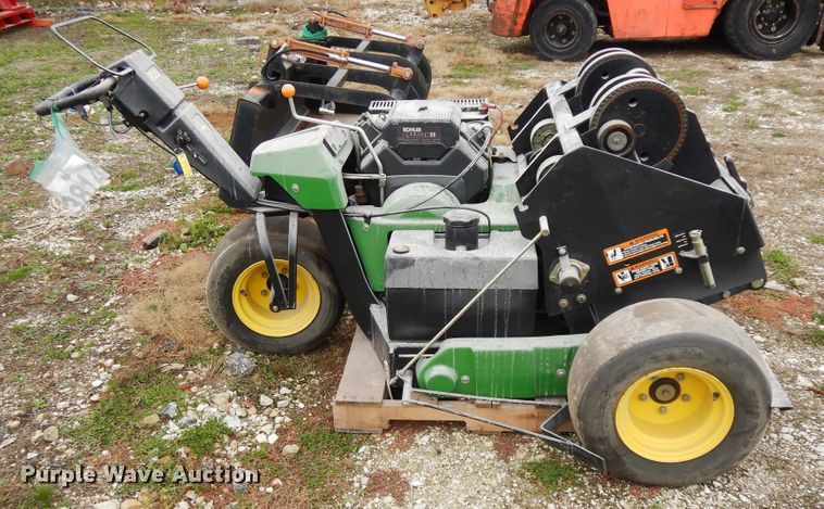 image for item DF6696 2007 John Deere 800 aerator