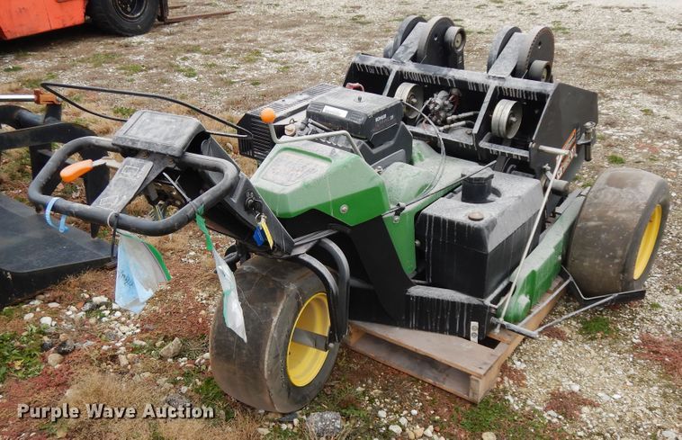 image for item DF6696 2007 John Deere 800 aerator