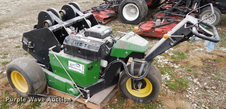 image for item DF6696 2007 John Deere 800 aerator