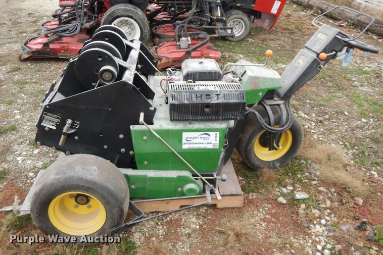 image for item DF6696 2007 John Deere 800 aerator