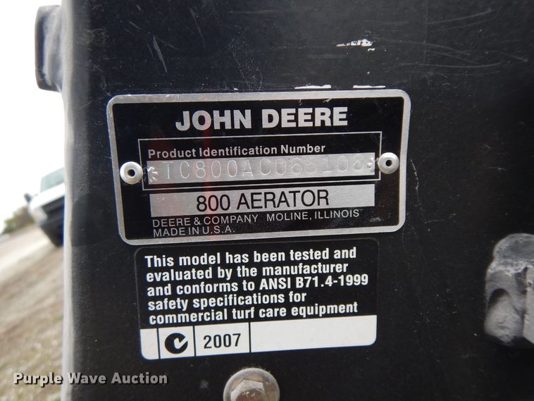 image for item DF6696 2007 John Deere 800 aerator