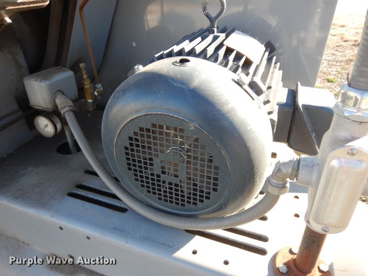 image for item DF6701 1990 Ingersoll Rand 10T3NLE10  air compressor