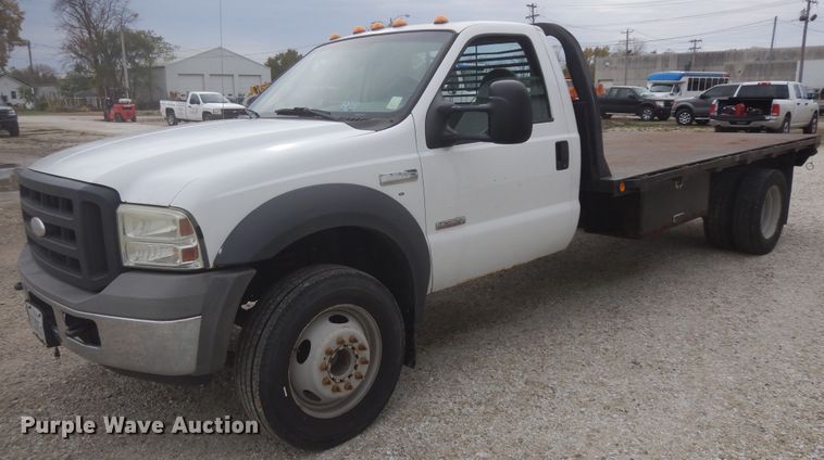 image for item DF6707 2005 Ford F550 Super Duty  flatbed truck