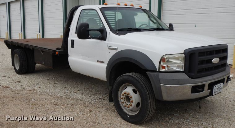 image for item DF6707 2005 Ford F550 Super Duty  flatbed truck