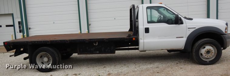 image for item DF6707 2005 Ford F550 Super Duty  flatbed truck
