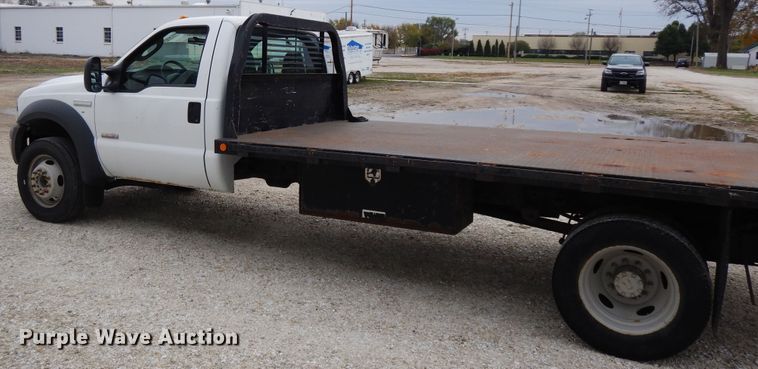 image for item DF6707 2005 Ford F550 Super Duty  flatbed truck