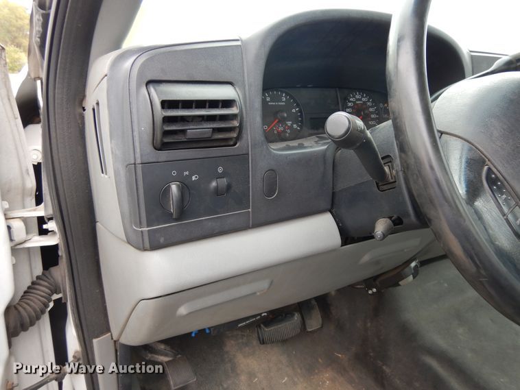 image for item DF6707 2005 Ford F550 Super Duty  flatbed truck