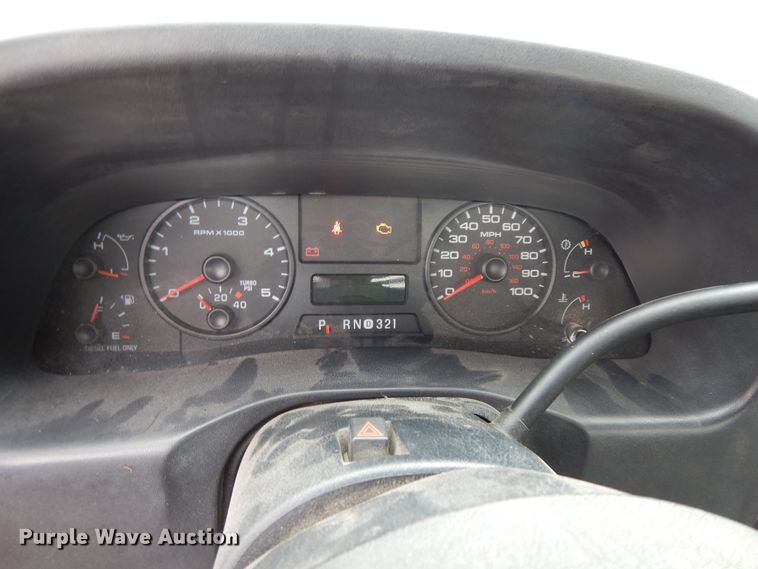 image for item DF6707 2005 Ford F550 Super Duty  flatbed truck