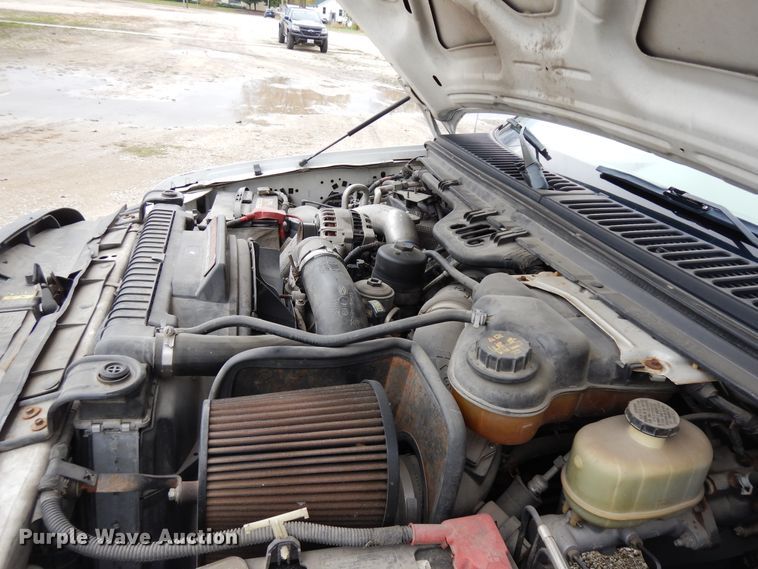 image for item DF6707 2005 Ford F550 Super Duty  flatbed truck