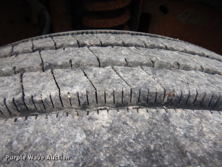 image for item DF6707 2005 Ford F550 Super Duty  flatbed truck