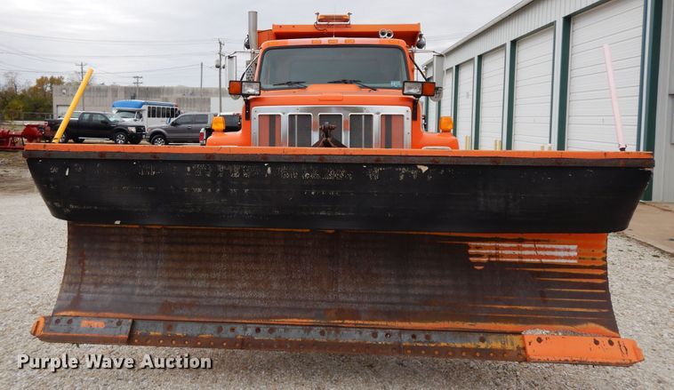 image for item DF6708 2000 International 2554  dump truck