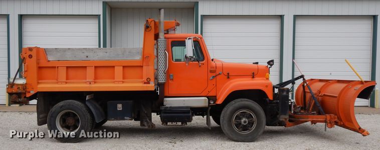 image for item DF6708 2000 International 2554  dump truck