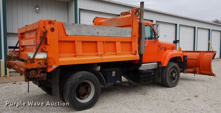 image for item DF6708 2000 International 2554  dump truck