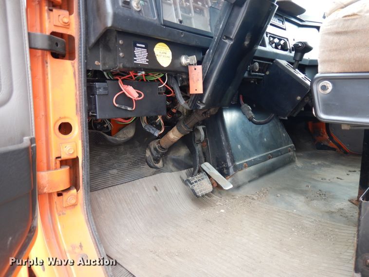 image for item DF6708 2000 International 2554  dump truck