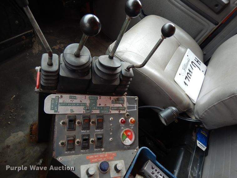 image for item DF6708 2000 International 2554  dump truck